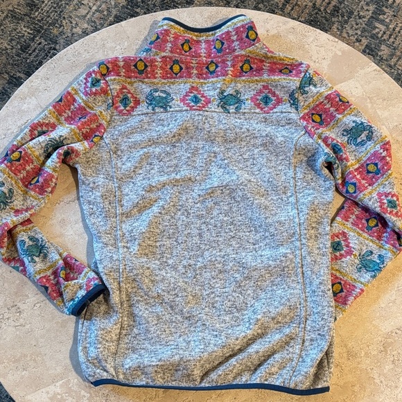 Simply Southern size Medium blue crab and pineapple Patterned Pullover - Picture 5 of 5
